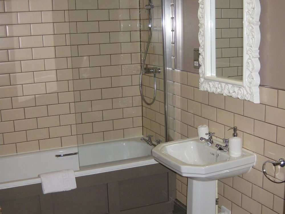 Pen Mill Hotel 44/50