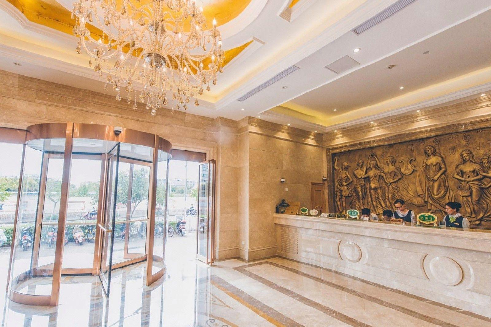 Vienna International Hotel (Shanghai Waigaoqiao Free Trade Zone Yanggao North Road) 7/28