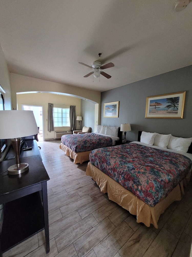 Casa Bella Hotel and Suites 11/24