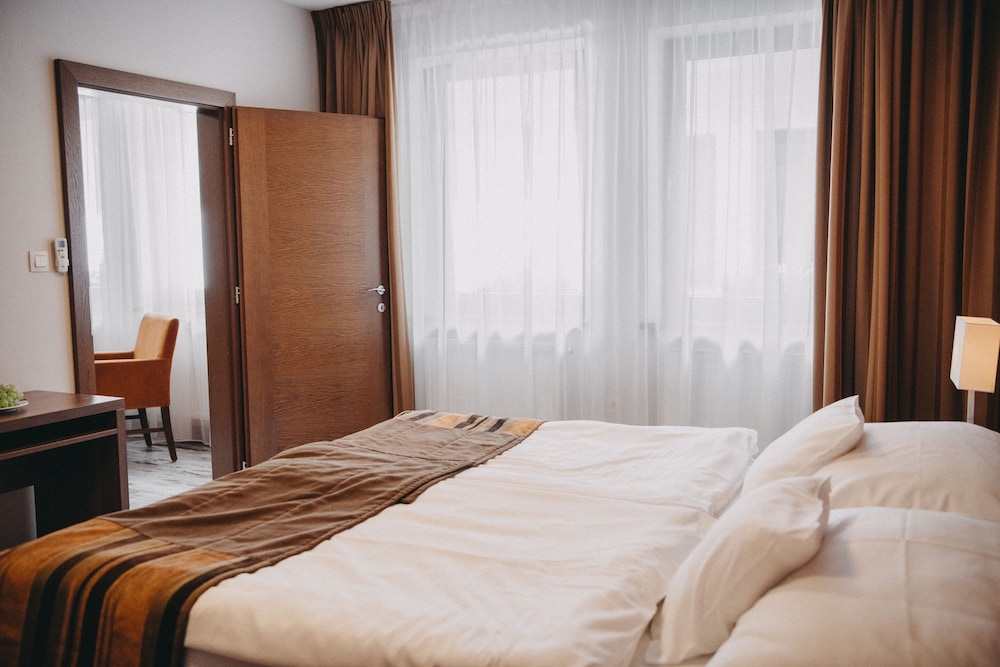 2 Bedrooms, Apartment, King and Twin Beds, Sofa