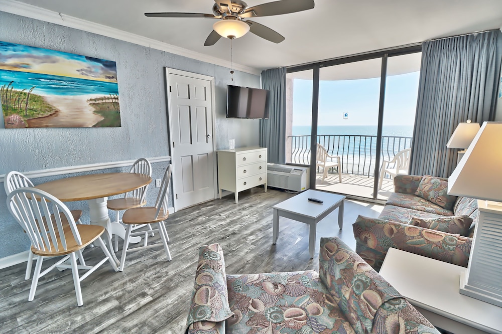 The Palms by Suite at the Beach 25/50