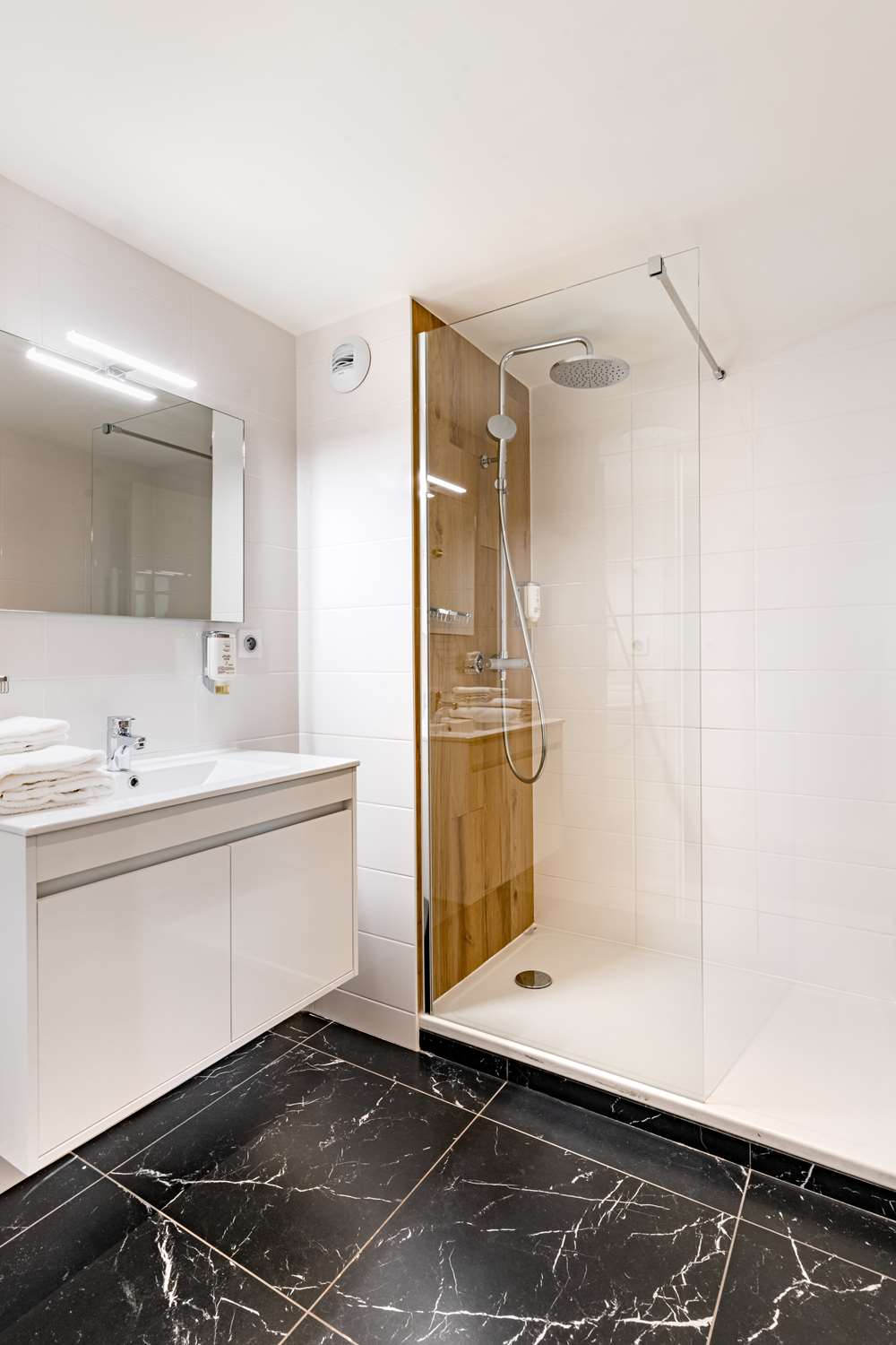 غرفة قياسية بسريرين منفصلين، ibis Styles Lyon Sud Brignais 3/3