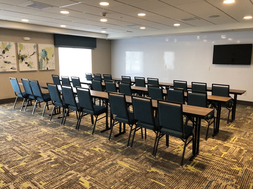 Hampton Inn Suites Pekin Peoria Area Il 47/56