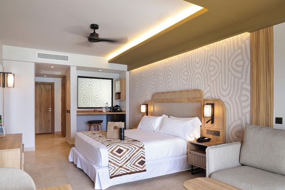 Swim Up, Elite, Junior Suite, King Bed, Sea View
