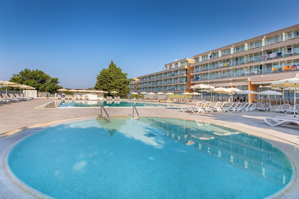 Arena Hotel Holiday 45/50
