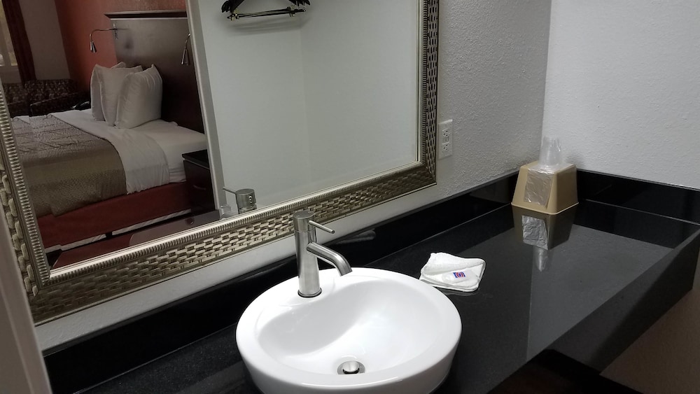 Motel6 Alma, AR 54/60