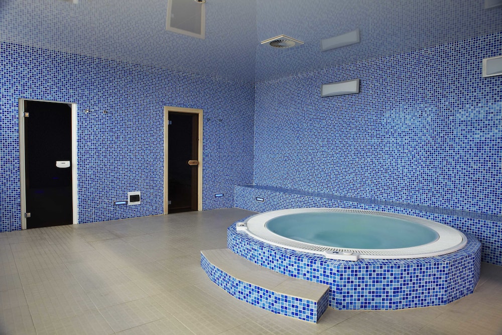 Dostyk Hotel 43/64