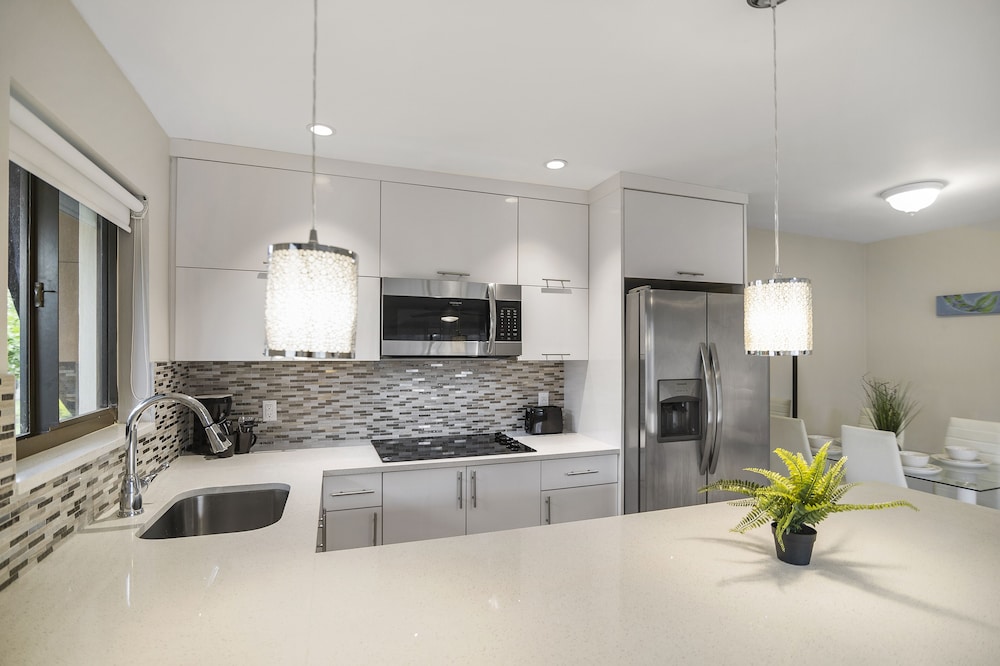 Alani Bay Deluxe Condos Fort Lauderdale 35/50