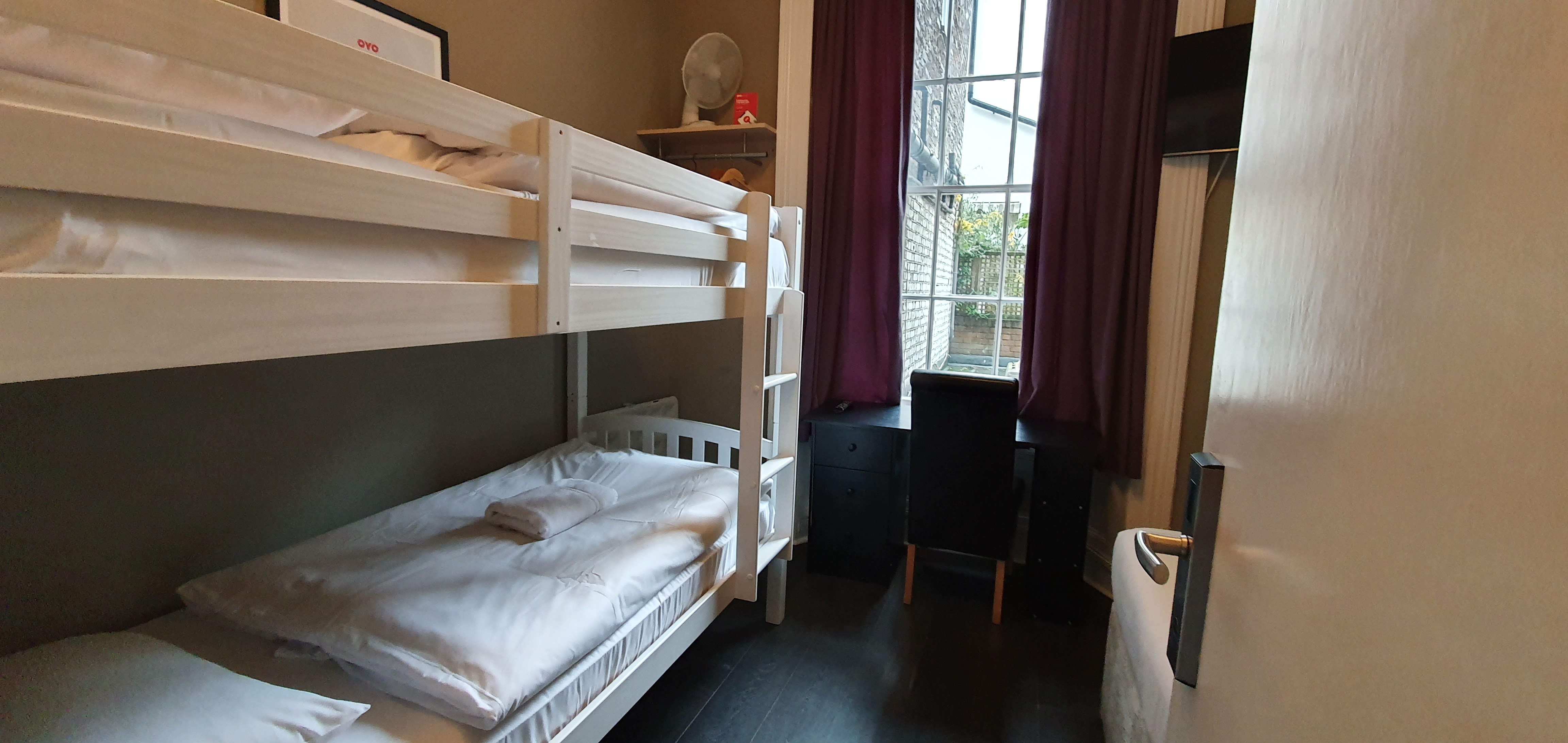 Room at Ebury House Hotel, LONDON