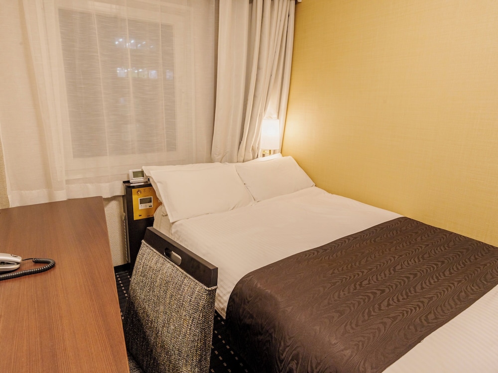 غرفة بسرير نصف مزدوج وسرير فردي، Apa Hotel Naha 2/8