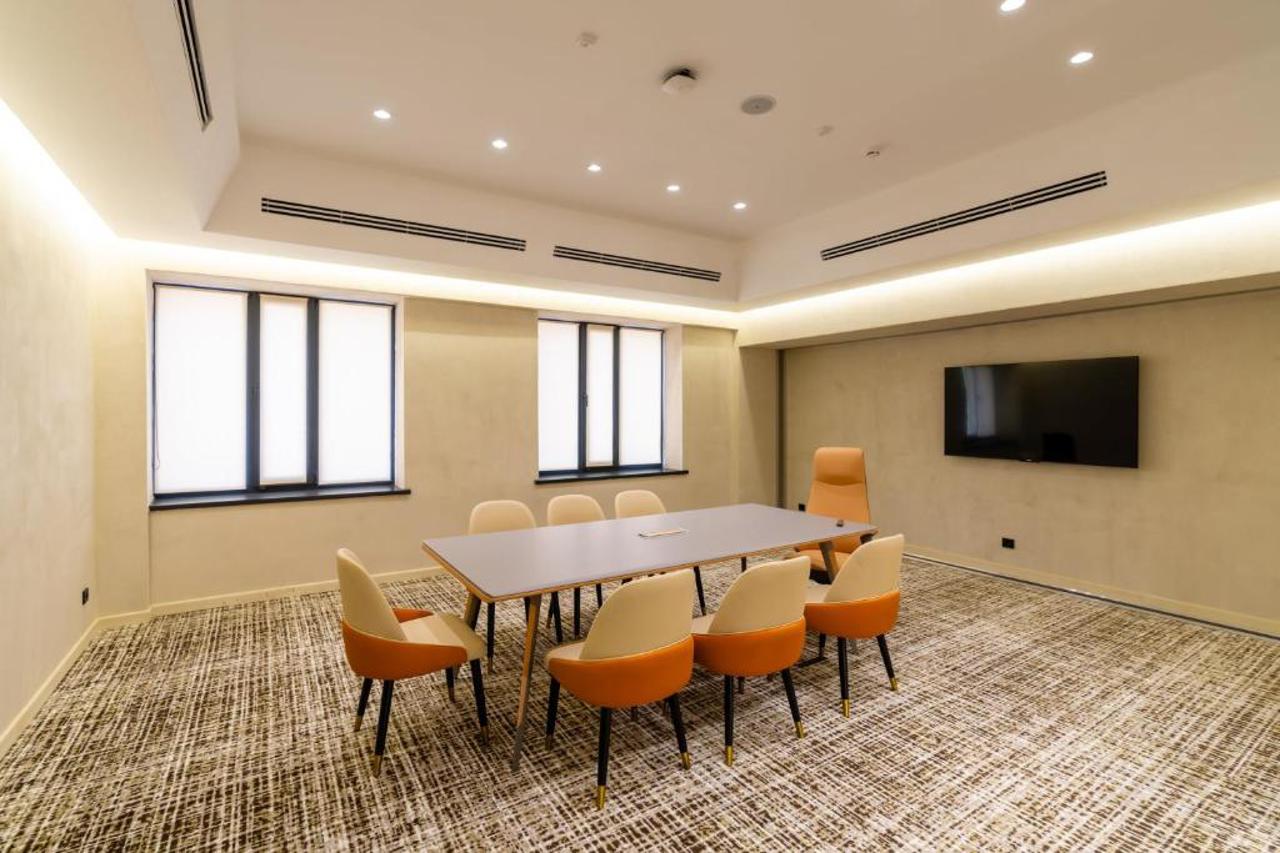Renion Almaty Hotel 22/23