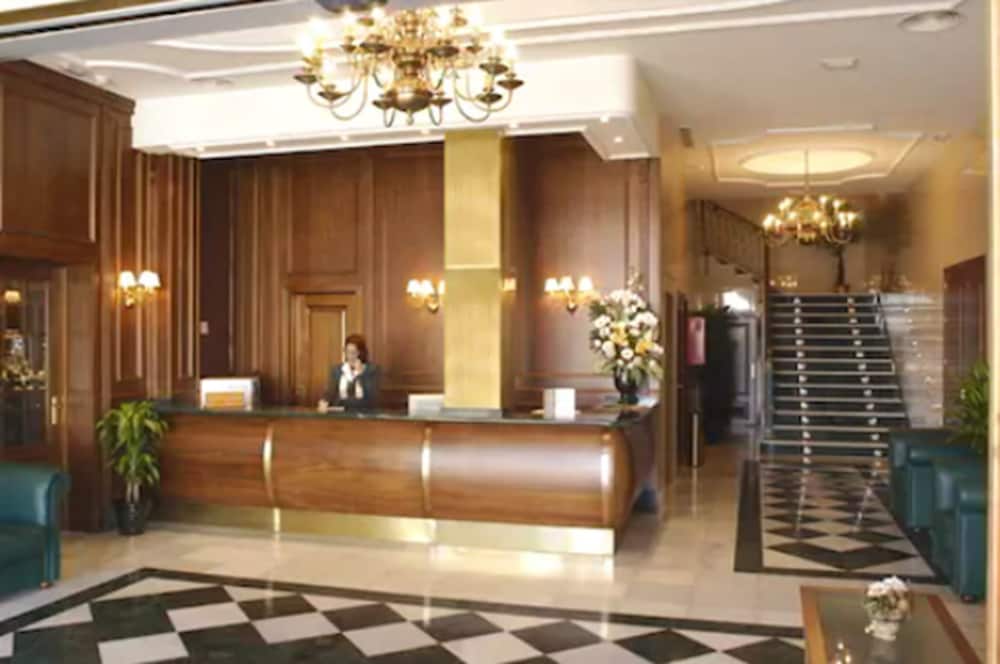 Hotel Lozano 4/24