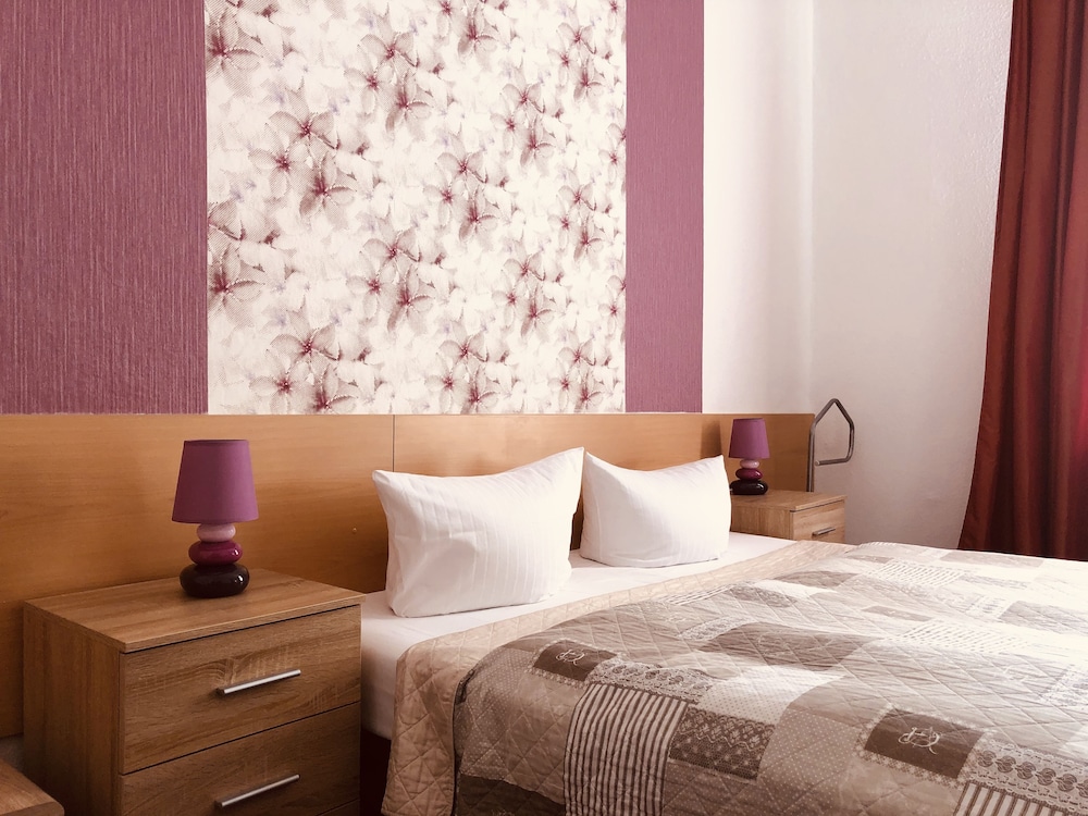 Castell Hotel 13/49