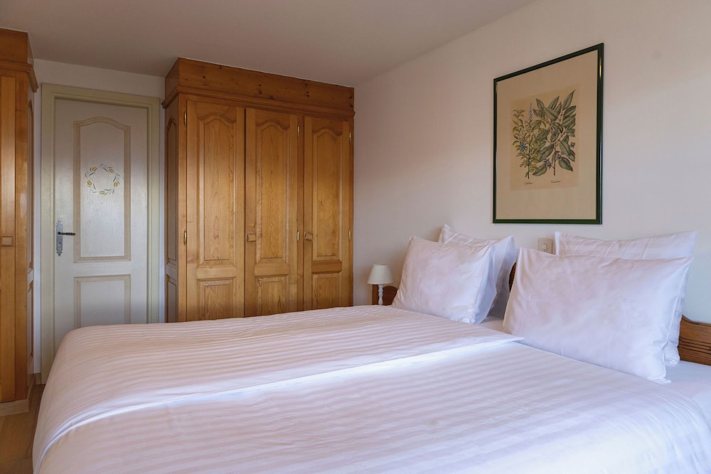 Deluxe, Suite, Double Bed, Valley View, Balcony