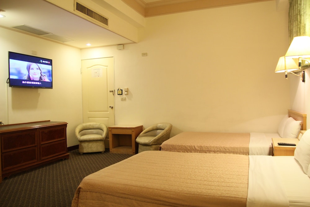 Riverside Hotel 21/50