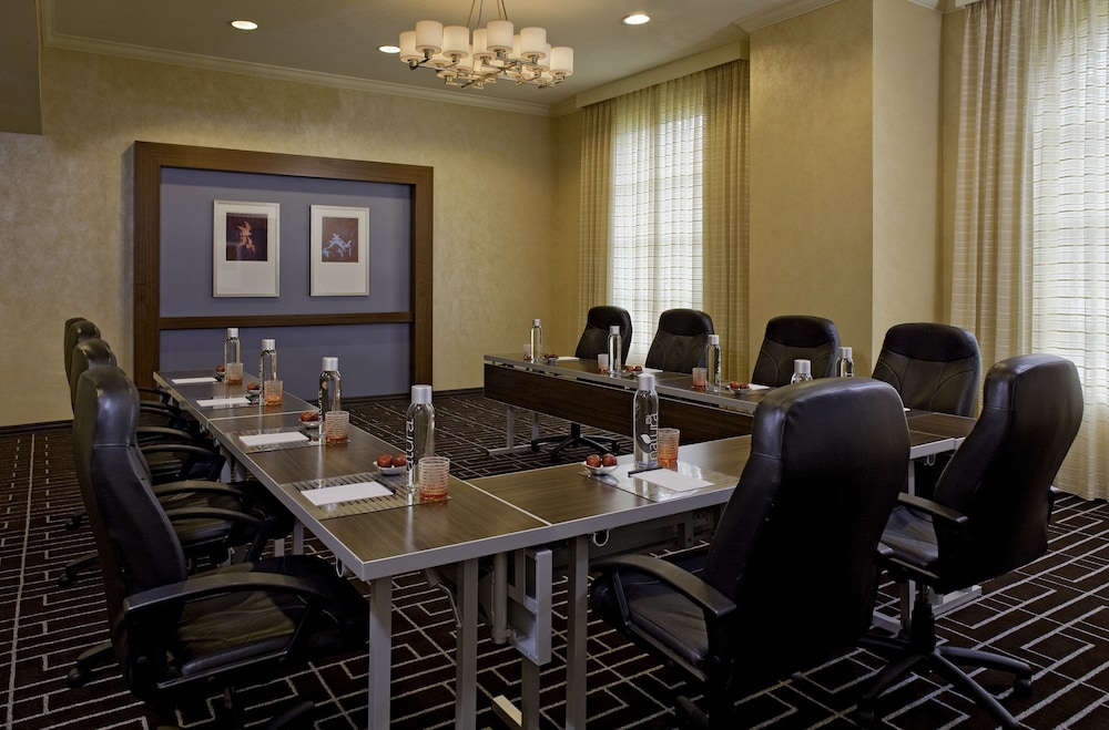 Hyatt Regency Greenwich 55/62