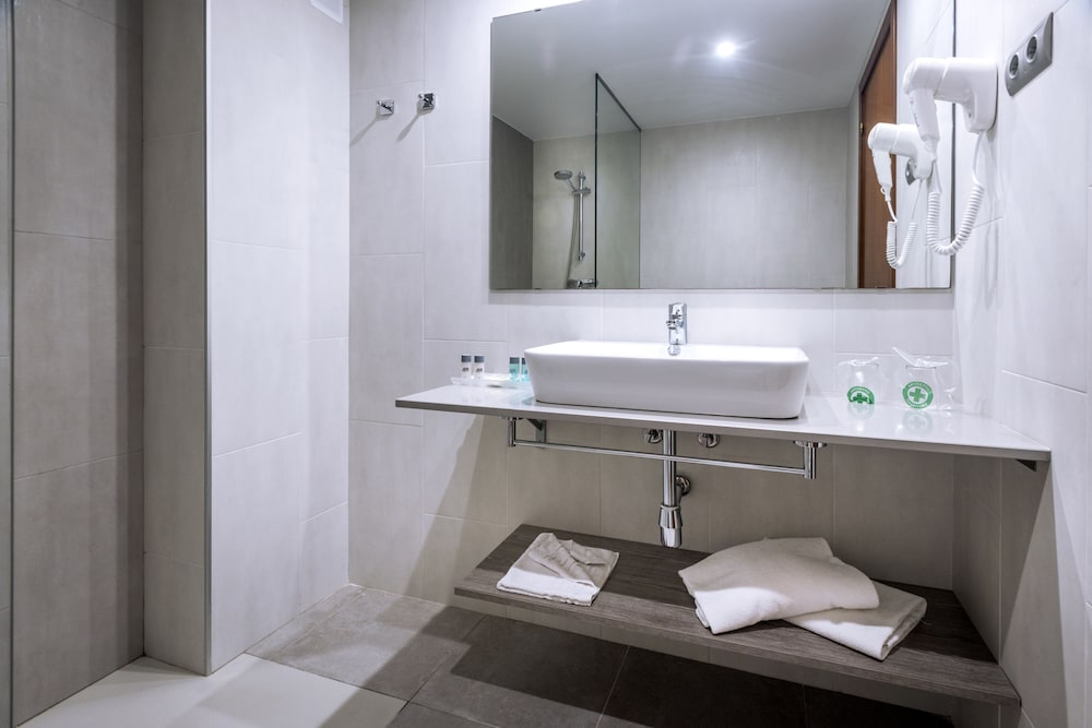 4R Regina Gran Hotel 48/50