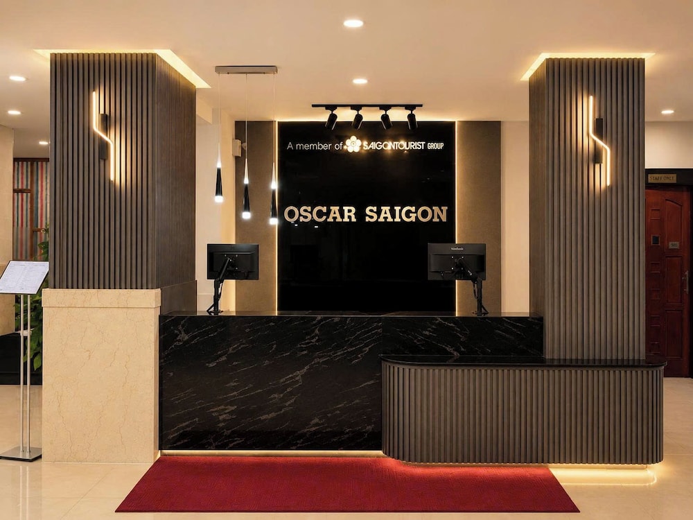 Oscar Saigon 11/61
