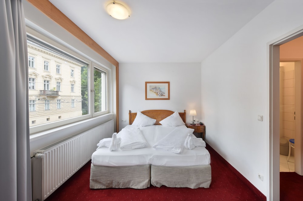 Hotel Neutor Betriebs Gmbh Formerly Am Neutor Hotel Salzburg Zentrum 32/62