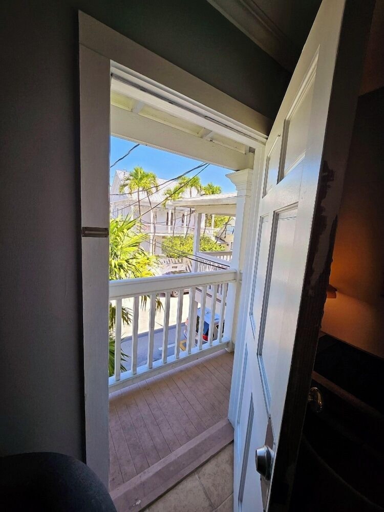 Bishop Hotel Key West 24/50