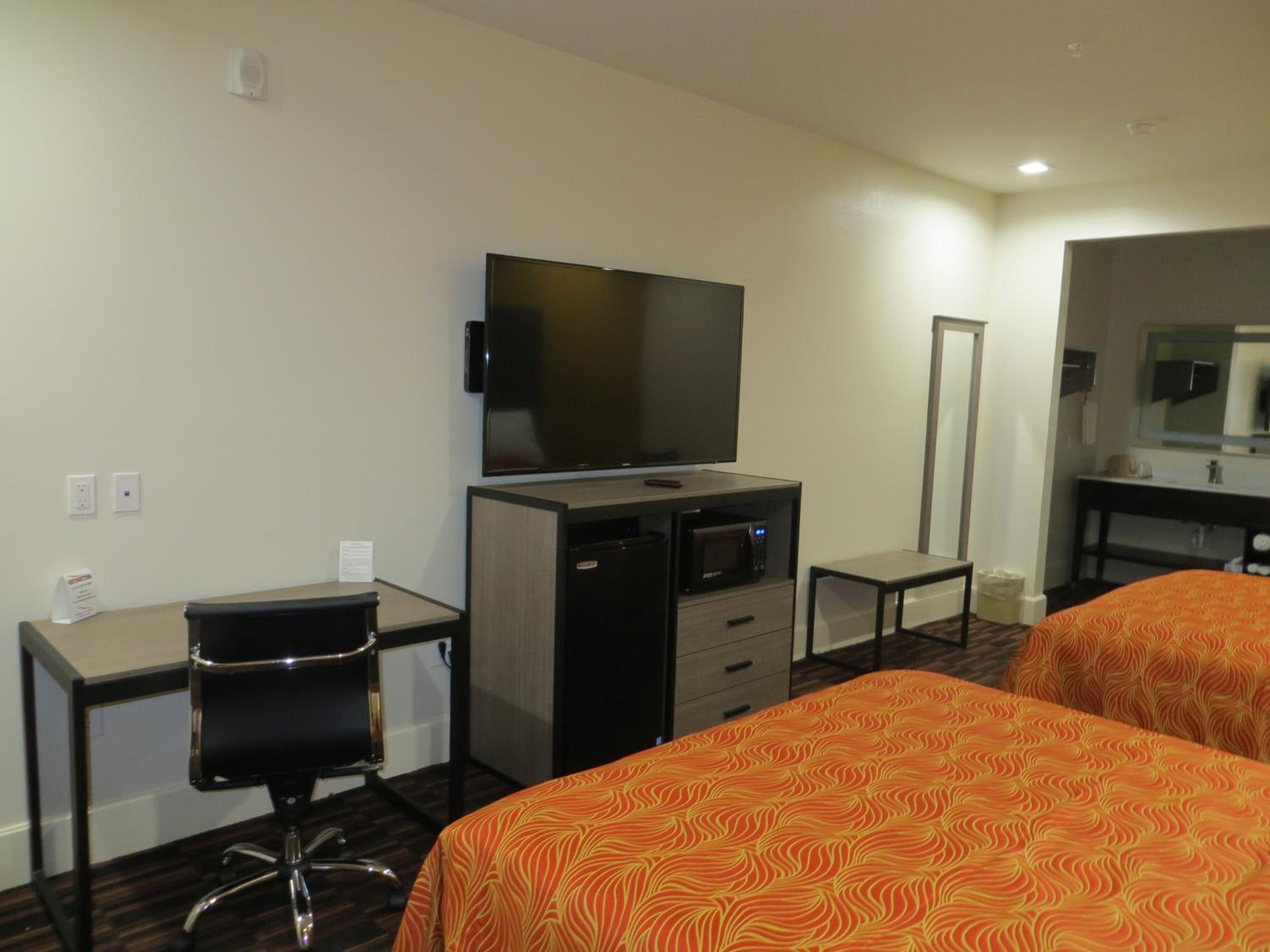 Scottish Inn And Suites 38/53
