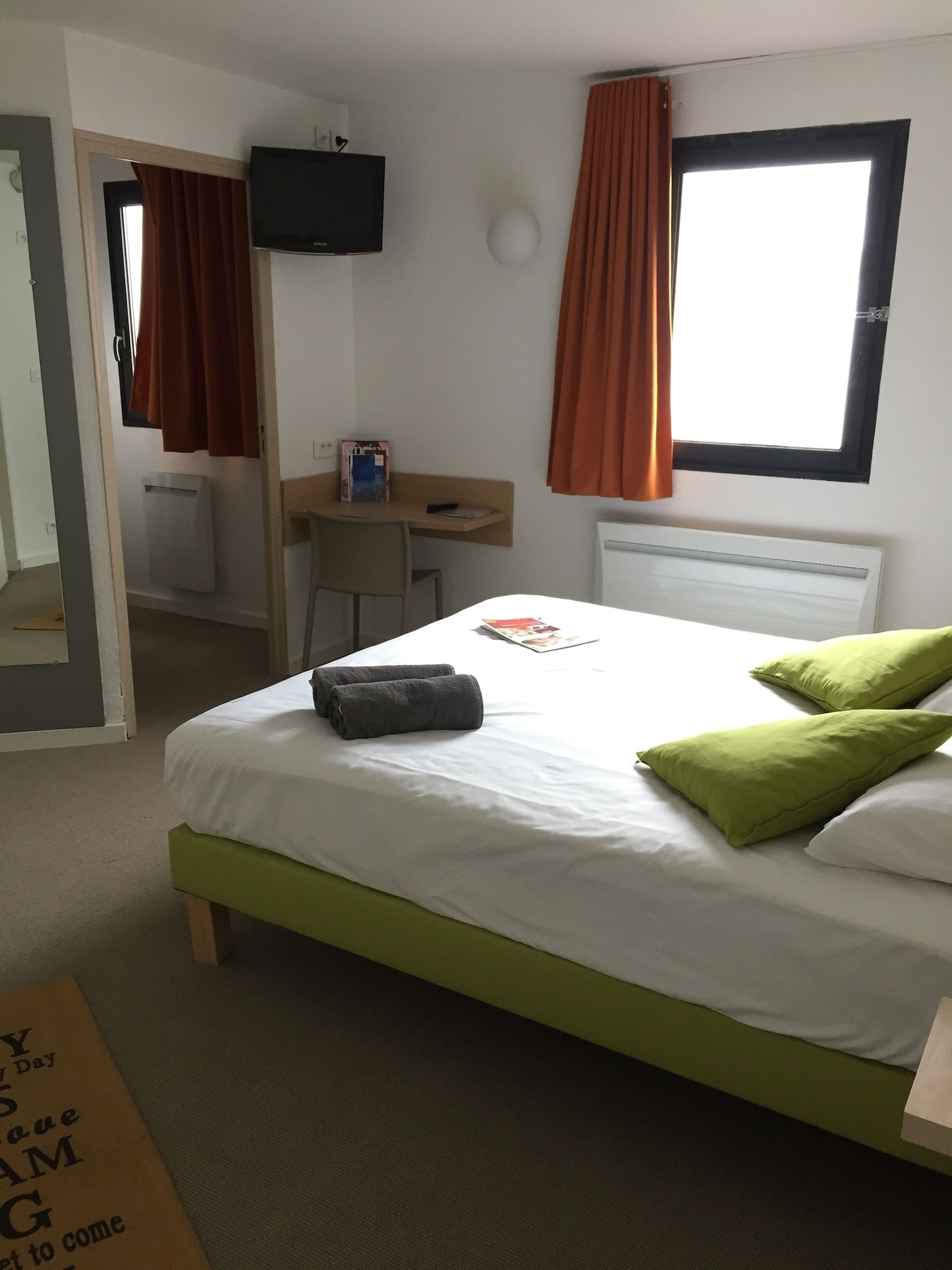 غرفة قياسية بسريرين منفصلين، Kyriad Direct La Rochelle Sud Aytre 2/10