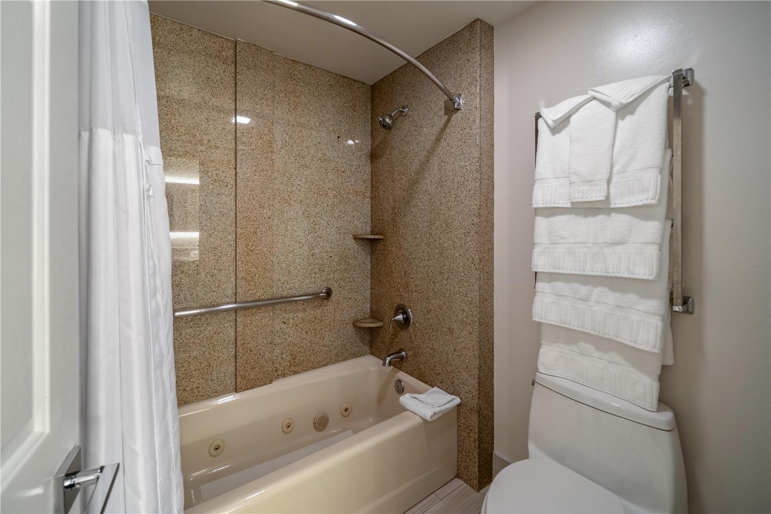جناح بسريرين كوين مع أريكة، Best Western Plus Palm Court Hotel 4/4