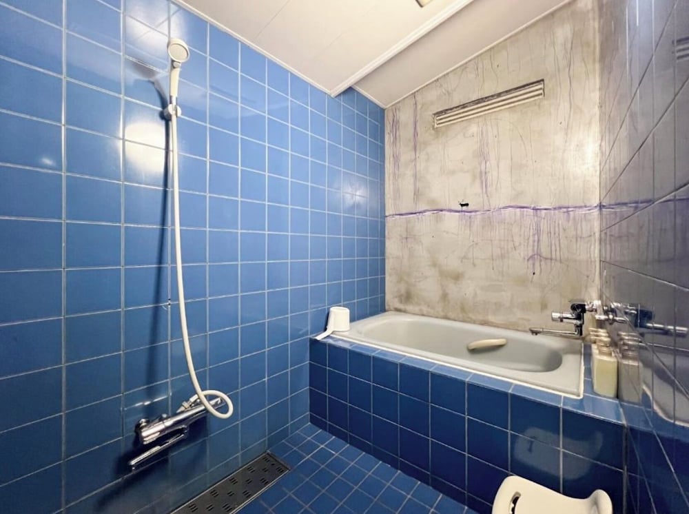 غرفة يابانية كبيرة بفرشتي فوتون، Tokyo Guest House Ouji Music Lounge - Hostel 4/5