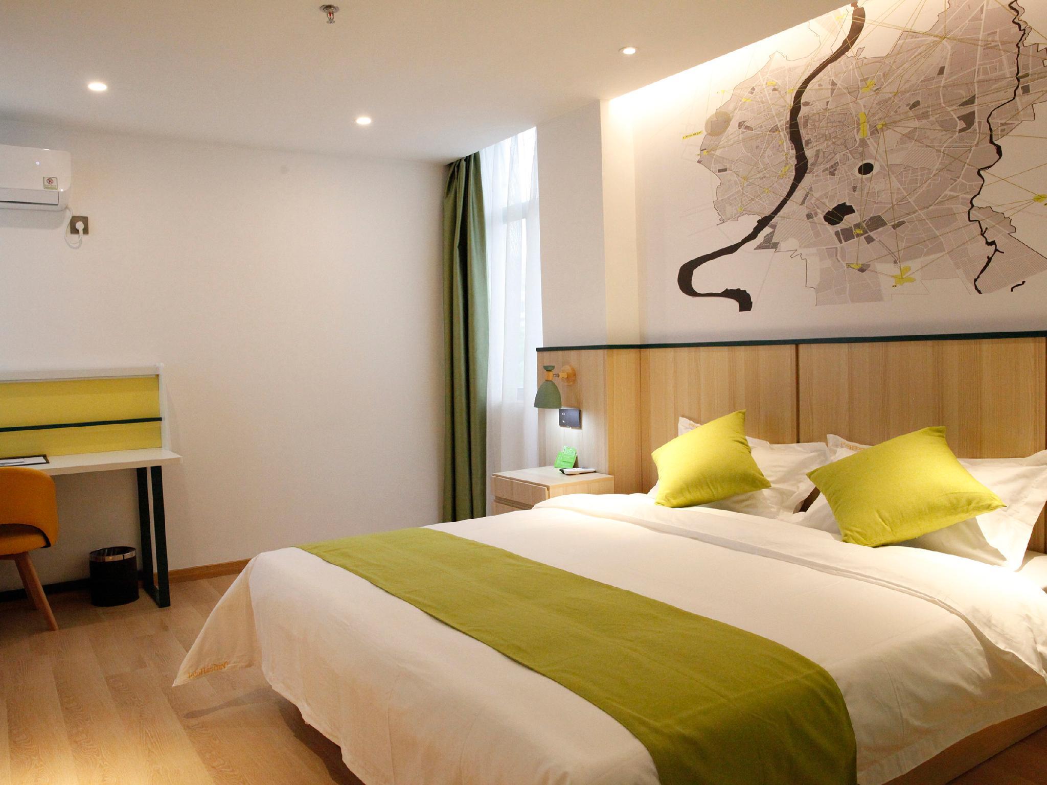 Room at Vatica Hotel Anqing Wuyue Square Boai Hospital, ANQING