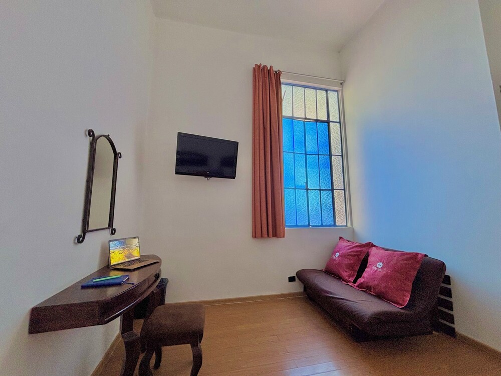 Hotel La Alhondiga 48/58