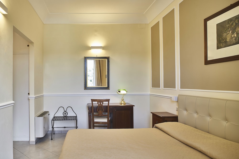 ROOM, SINGLE, LARGE SINGLE BED