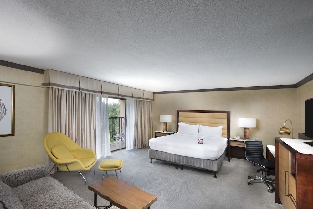 Crowne Plaza Resort Asheville 18/70