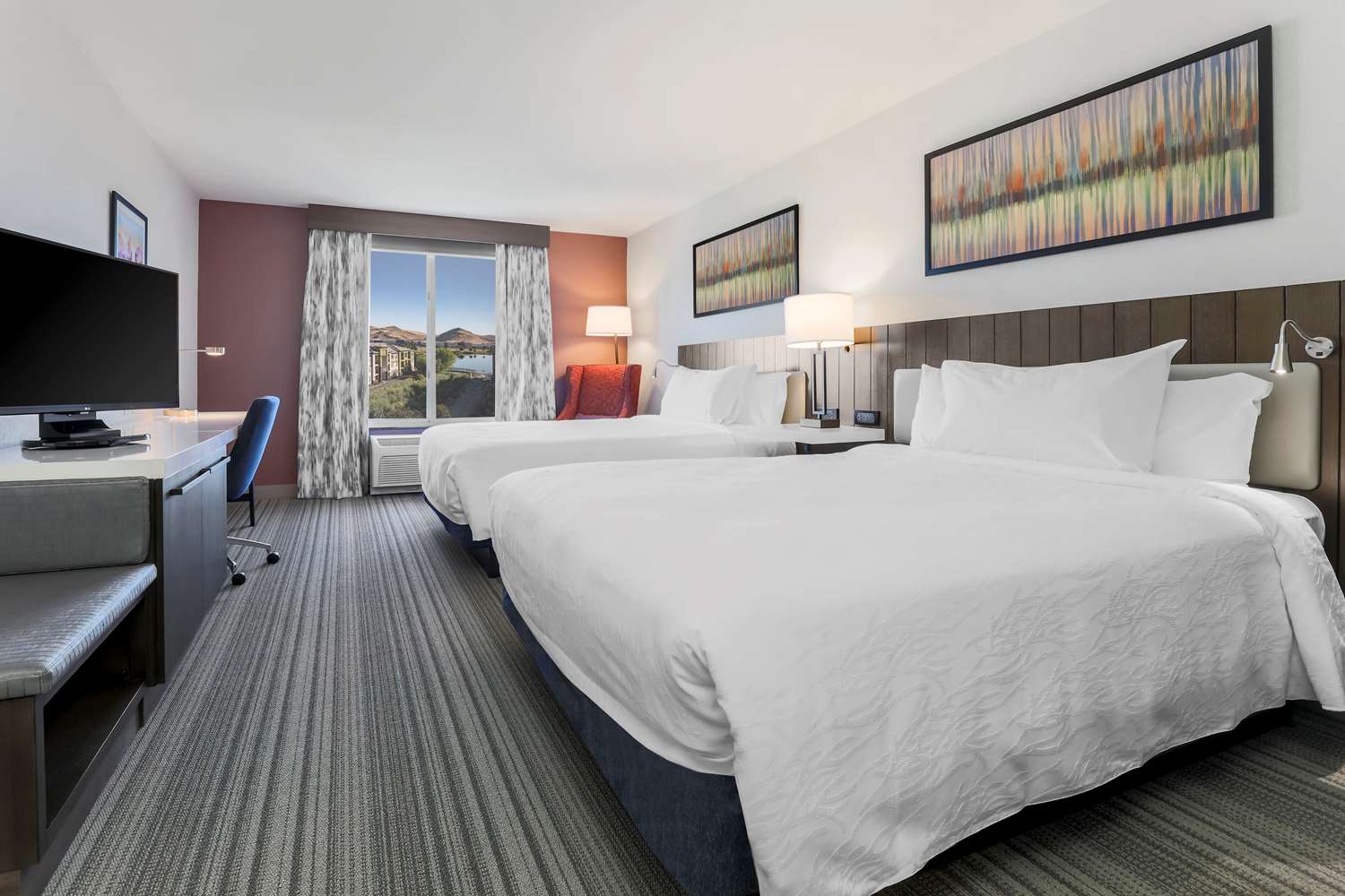 PREMIUM, 2 QUEEN BEDS