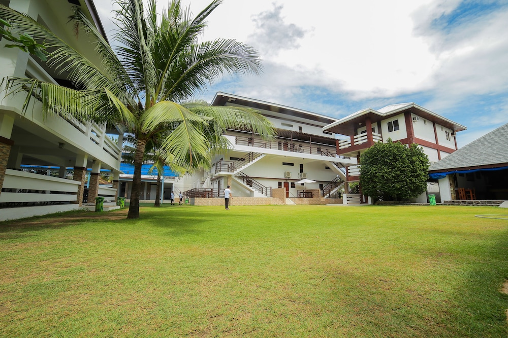 Bataan White Corals Beach Resort 34/42