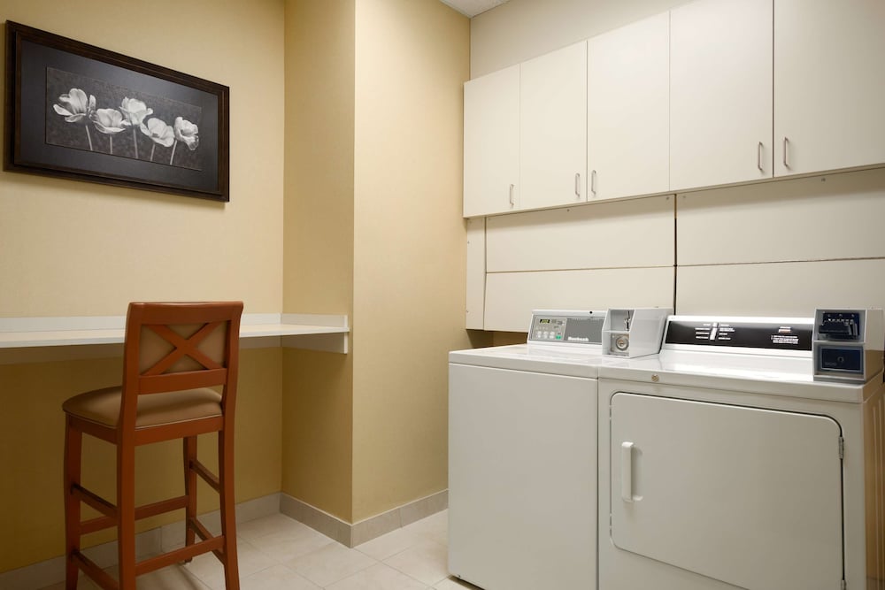 Hilton Garden Inn Vaughan Toronto 12/33