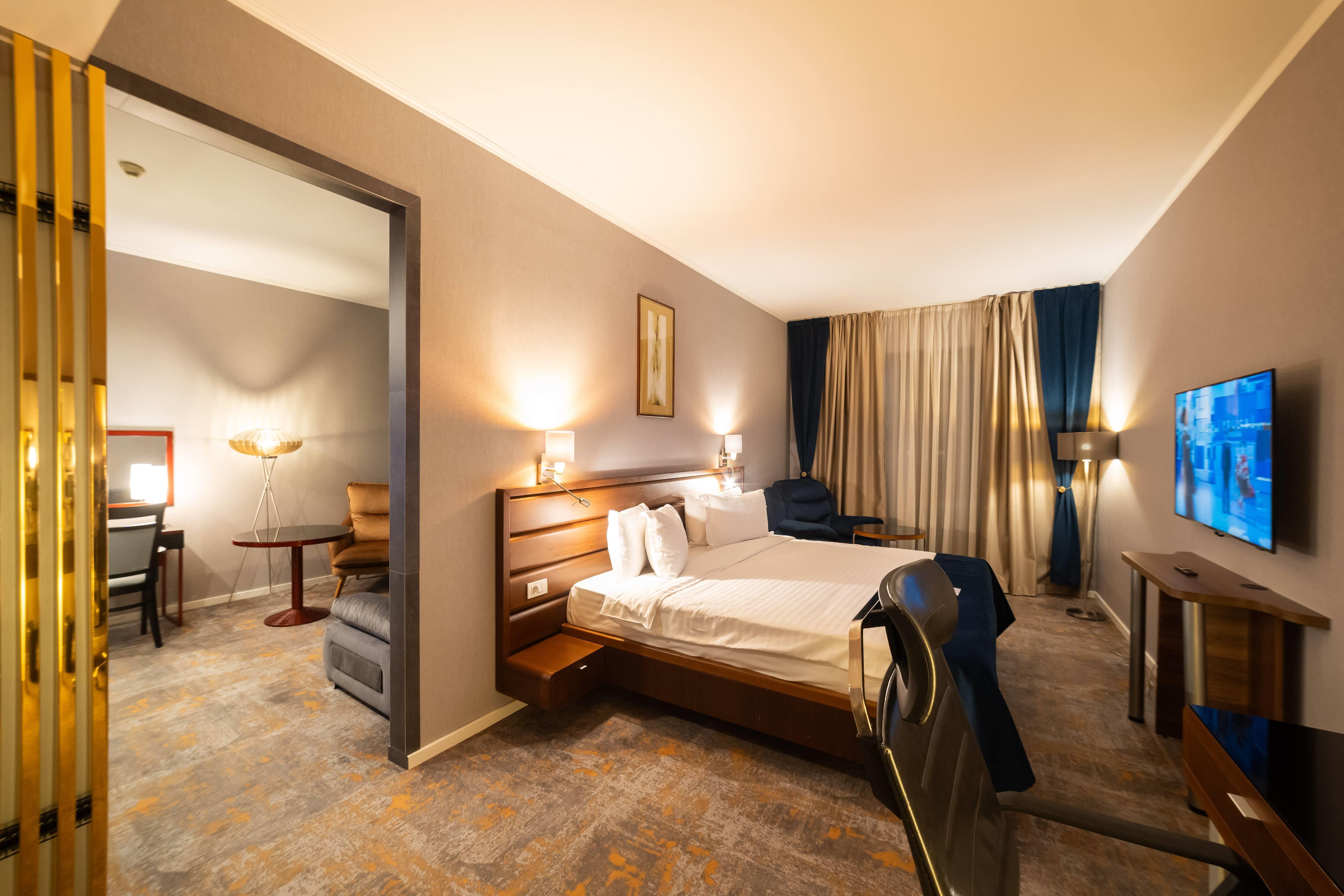 Premium, Deluxe, Executive, Suite, Belle View