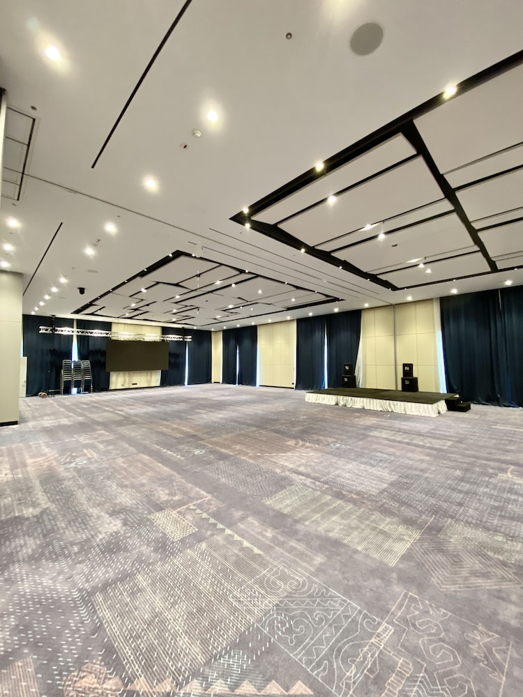 NOVOTEL Bishkek City Center 43/50