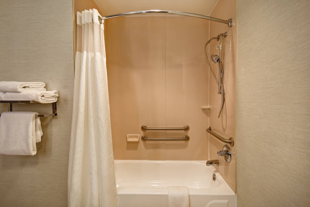 Fairfield Inn Suites by Marriott Atlanta Kennesaw 47/50