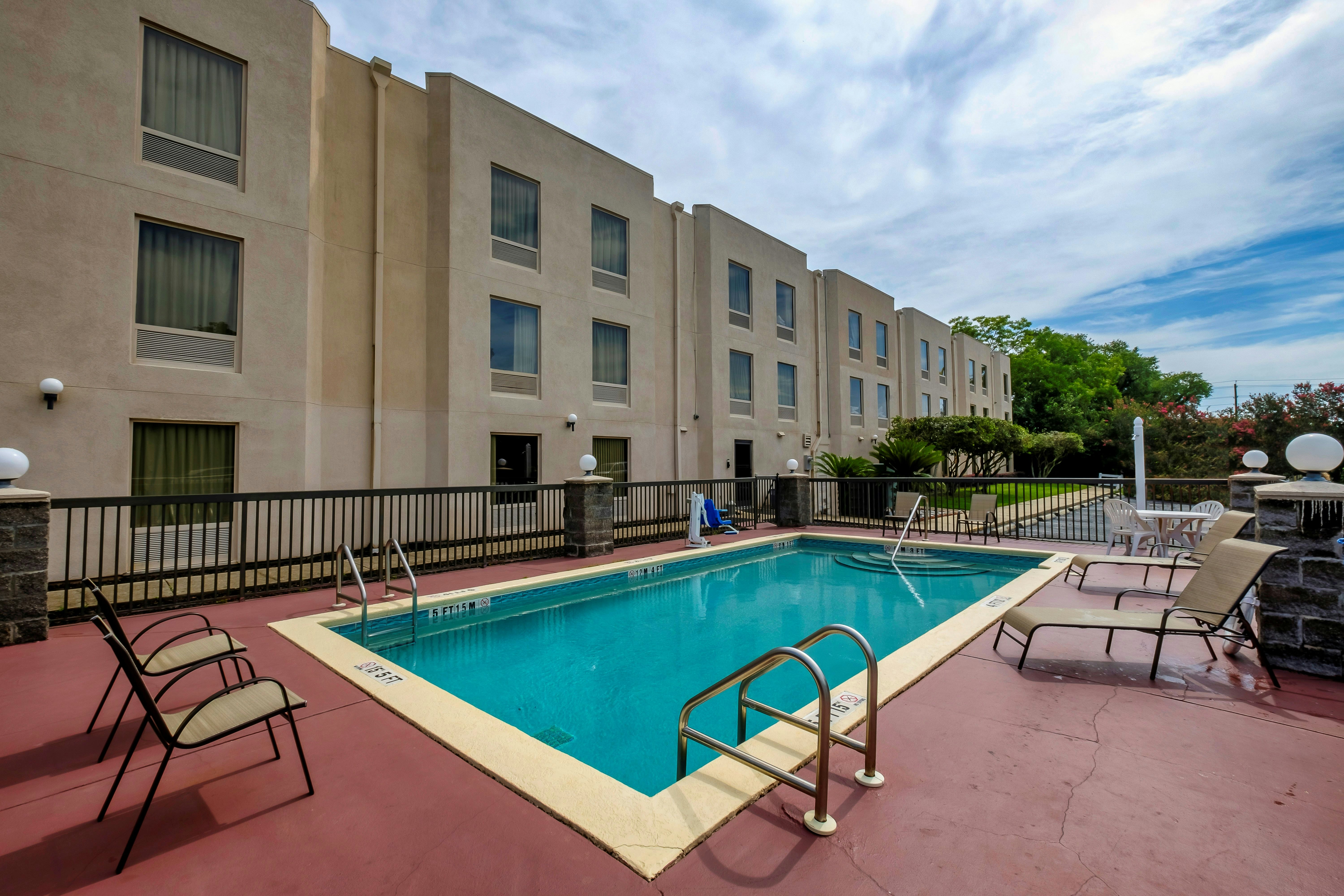 Red Roof Inn Pensacola Fairgrounds 1/13