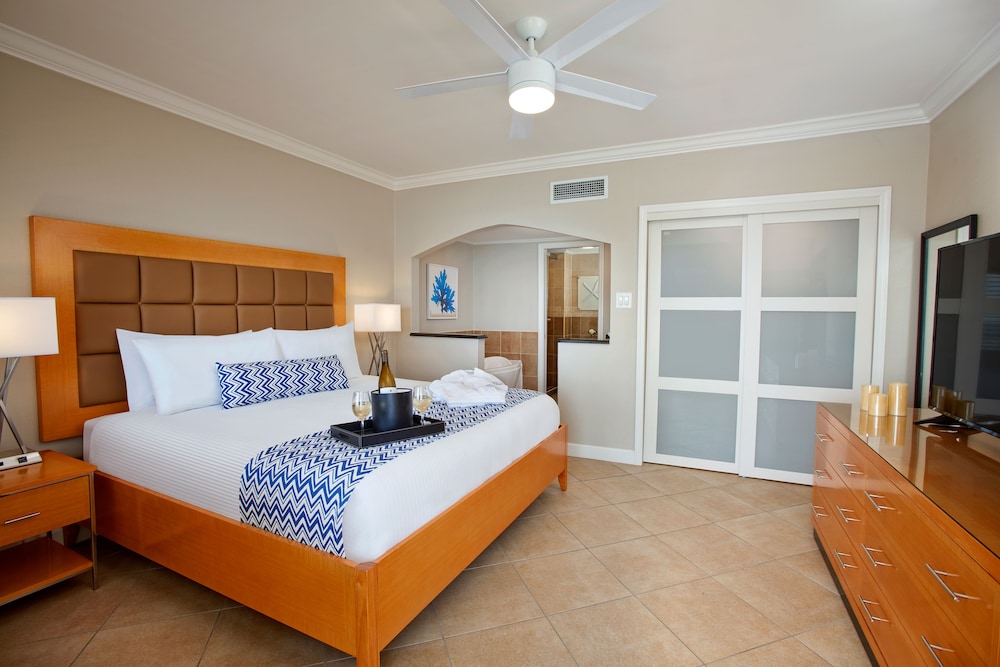 Divi Little Bay Beach Resort 14/50
