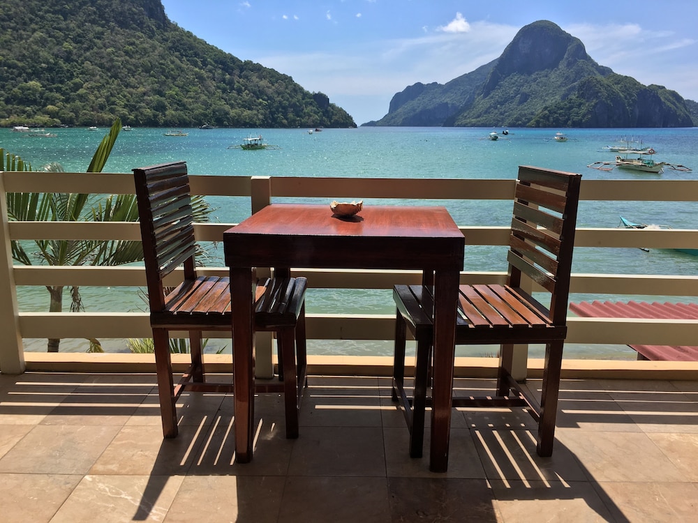 El Nido Beach Hotel 43/50