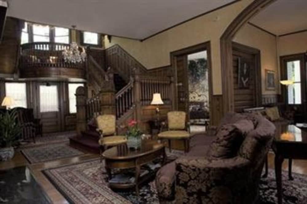 Albemarle Inn 54/79