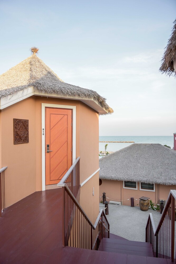 Seaman Resort 3/50