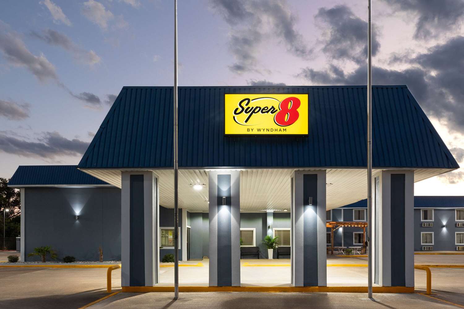 Super 8 By Wyndham Buffalo 1/22