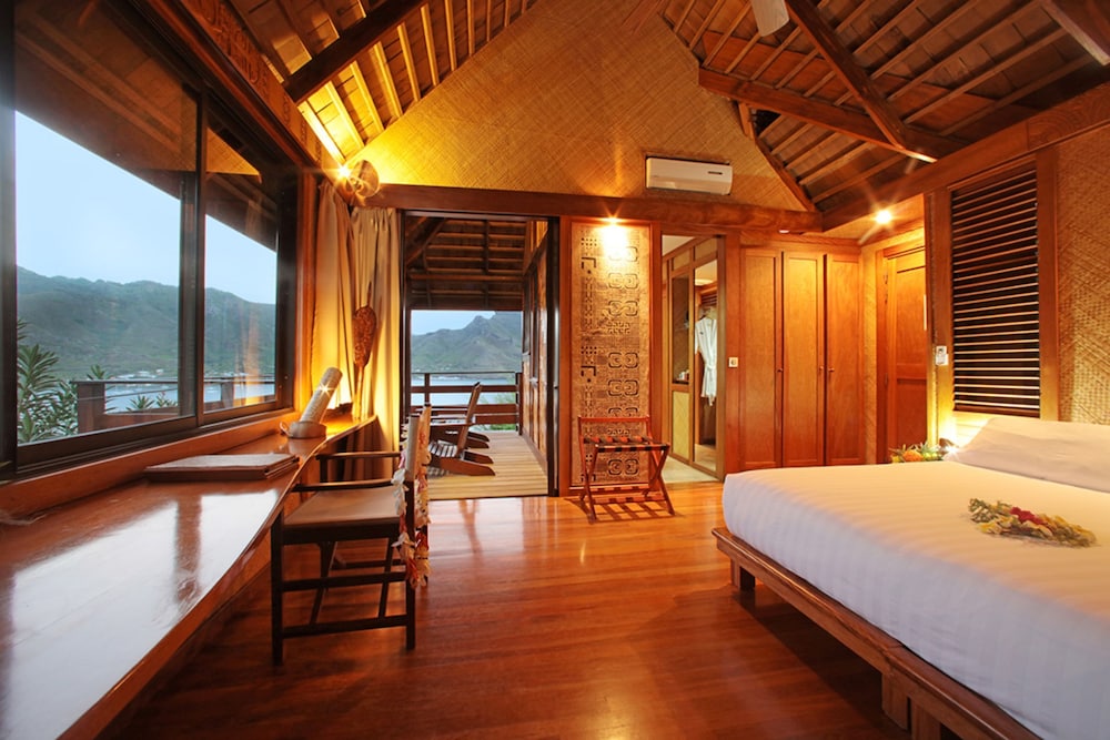 NUKU HIVA KEIKAHANUI PEARL LODGE 26/56