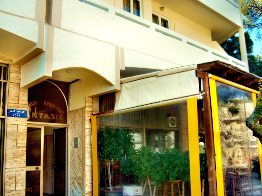Fantasia Hotel Apartments 3/46