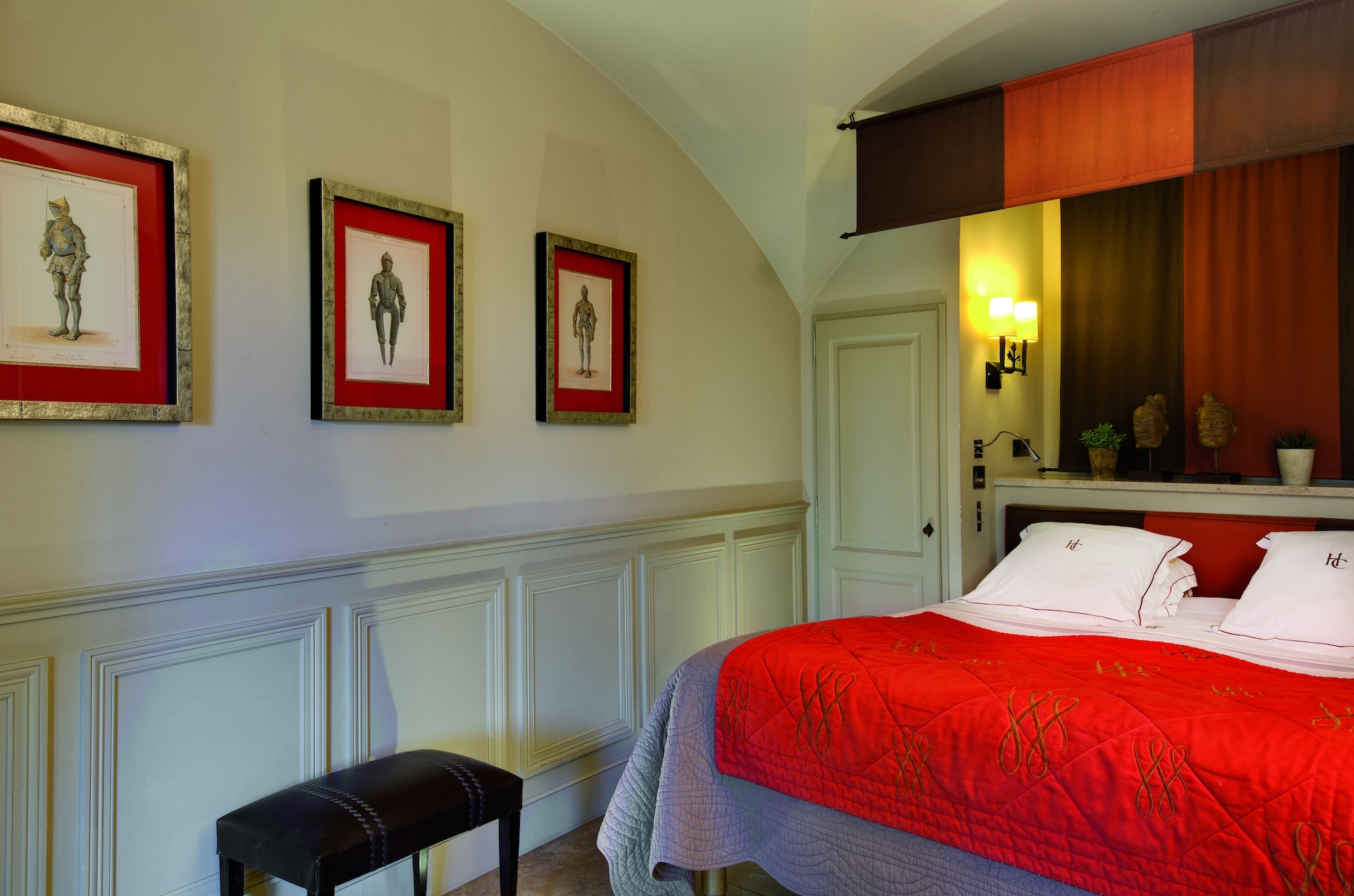 DELUXE, DOUBLE BED