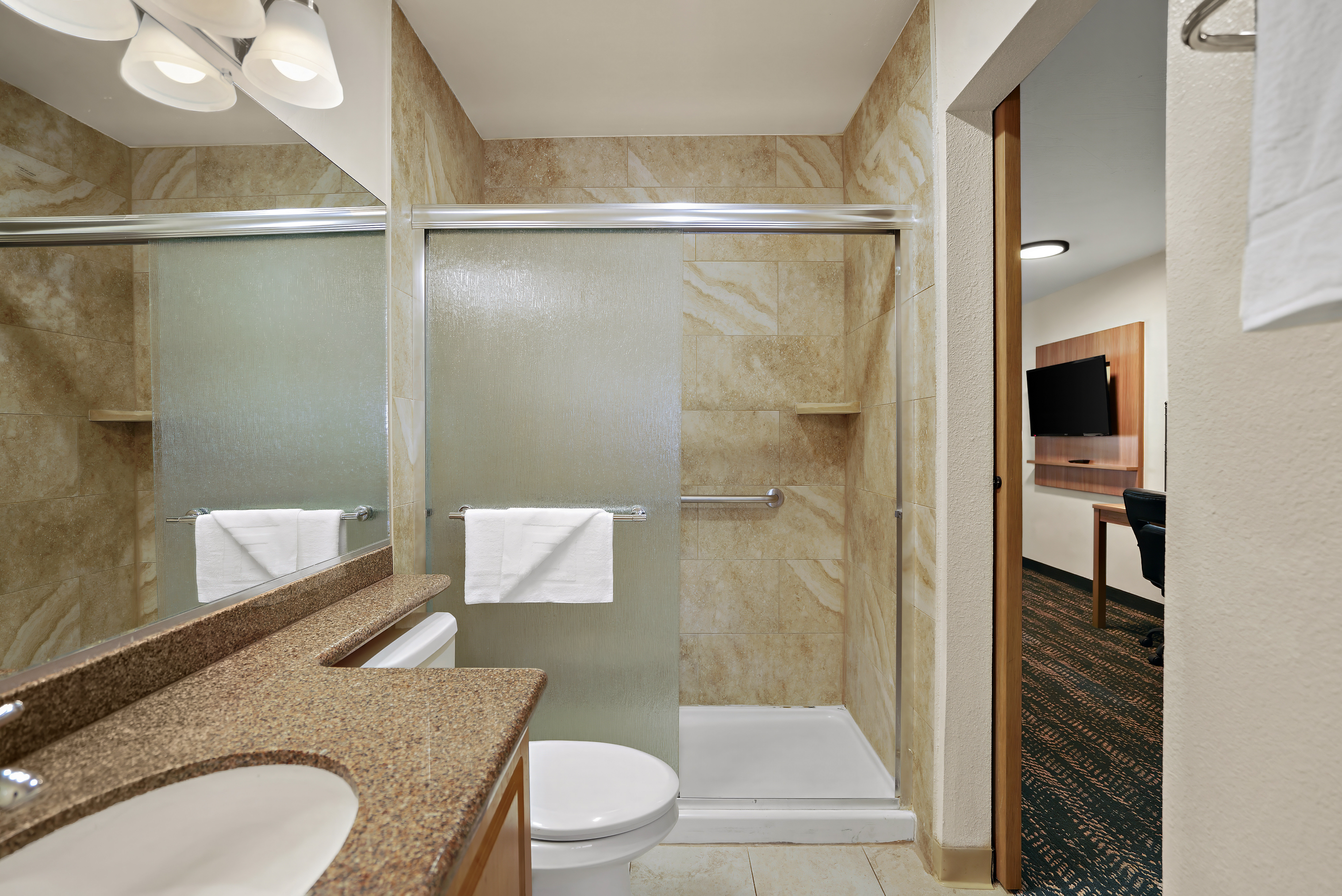 La Fuente Inn Suites 65/65