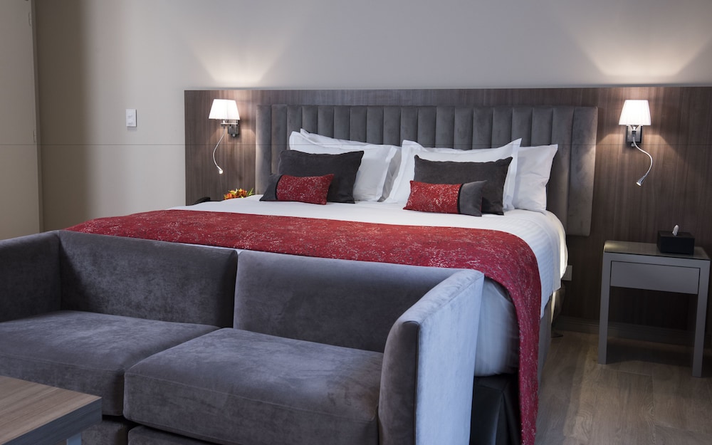 STUDIO, KING BED