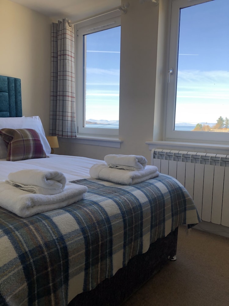 The Millcroft Hotel 7/50